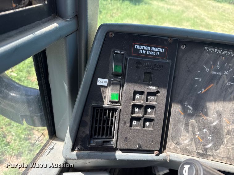 image for item EW4057 2000 Vanhool coach bus