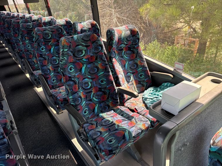 image for item EW4057 2000 Vanhool coach bus