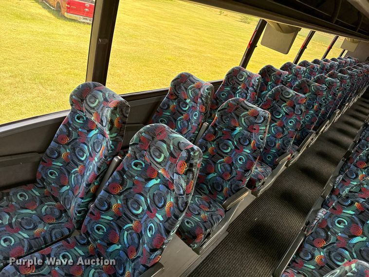 image for item EW4057 2000 Vanhool coach bus