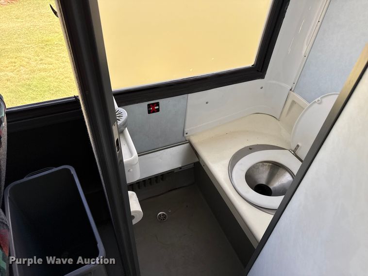 image for item EW4057 2000 Vanhool coach bus