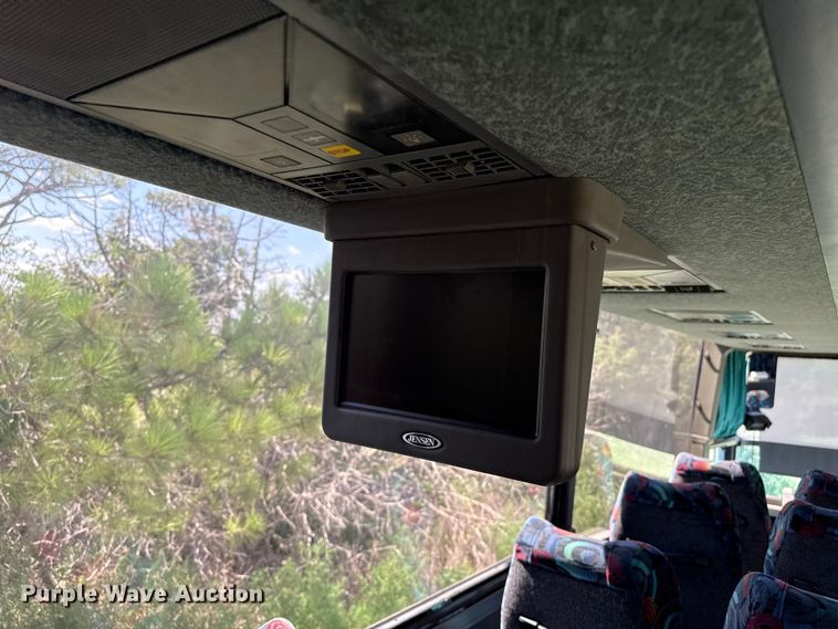 image for item EW4057 2000 Vanhool coach bus