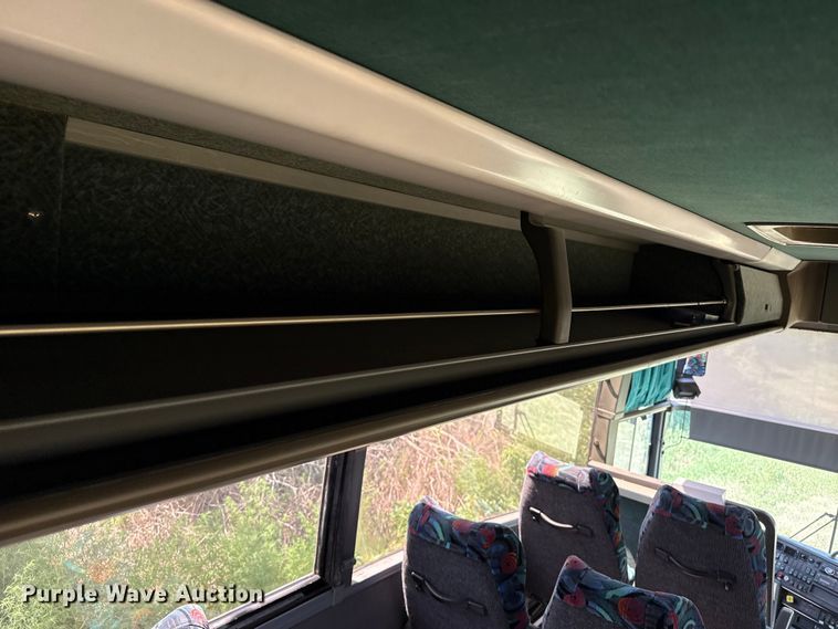 image for item EW4057 2000 Vanhool coach bus