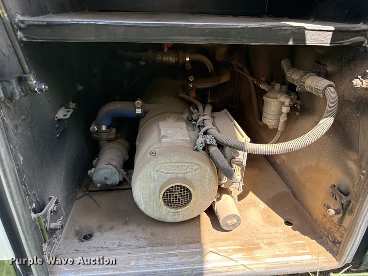 image for item EW4057 2000 Vanhool coach bus