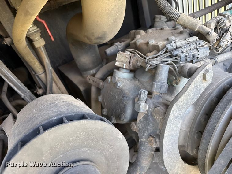 image for item EW4057 2000 Vanhool coach bus