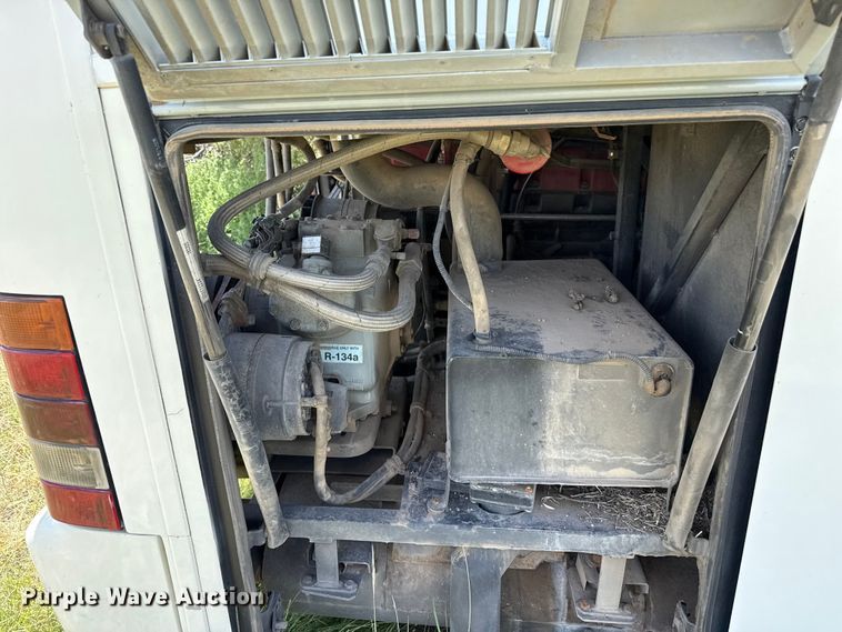 image for item EW4057 2000 Vanhool coach bus