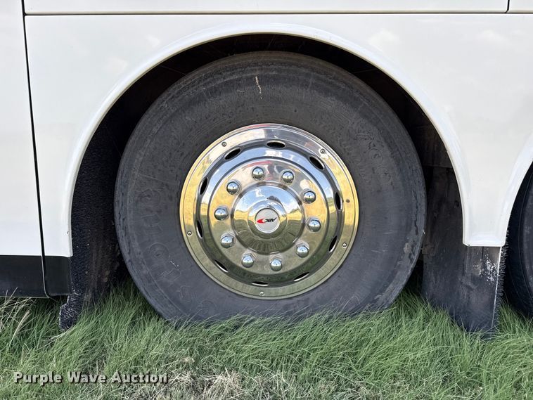 image for item EW4057 2000 Vanhool coach bus