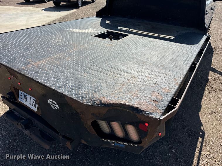 image for item EW4060 2018 Ford F350  Super Duty XLT Crew Cab flatbed pickup truck