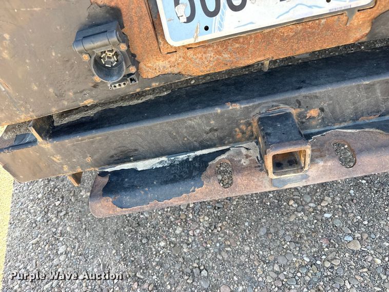 image for item EW4060 2018 Ford F350  Super Duty XLT Crew Cab flatbed pickup truck