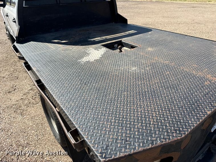image for item EW4060 2018 Ford F350  Super Duty XLT Crew Cab flatbed pickup truck