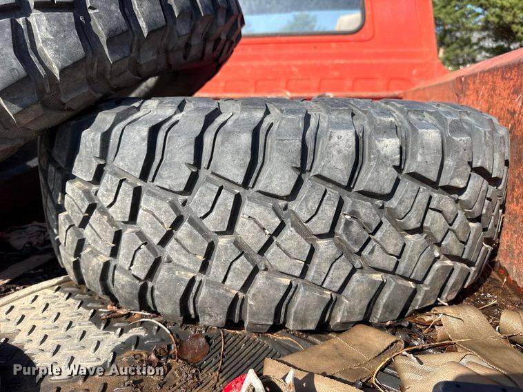 image for item EW4106 1965 Jeep J-200 pickup truck