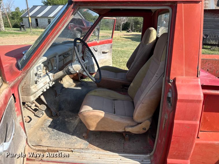 image for item EW4106 1965 Jeep J-200 pickup truck