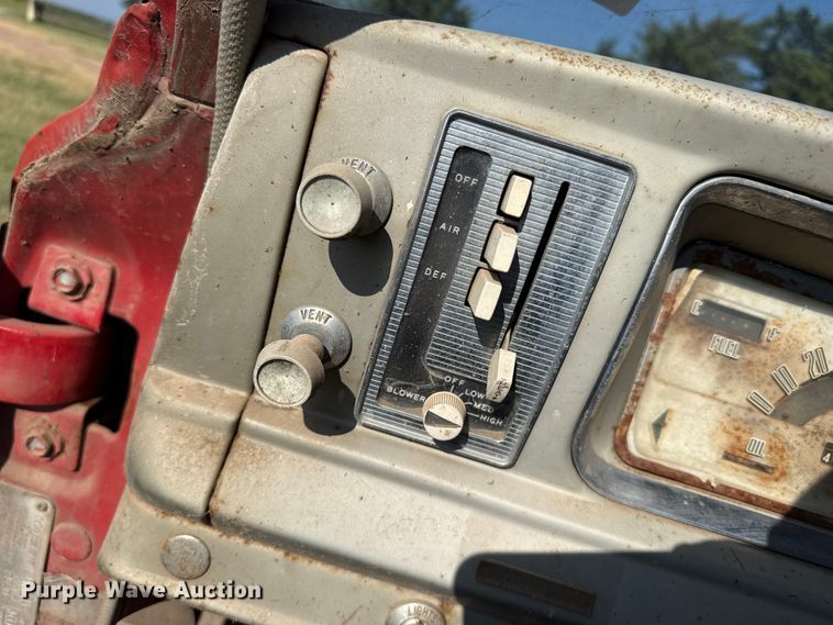 image for item EW4106 1965 Jeep J-200 pickup truck