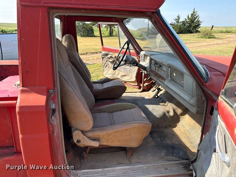 image for item EW4106 1965 Jeep J-200 pickup truck