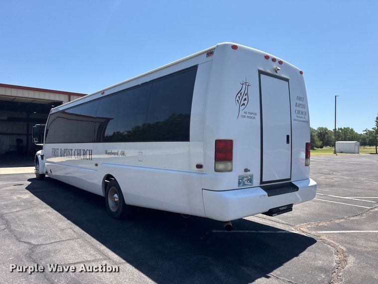 image for item EW4114 2004 International 3200 shuttle bus