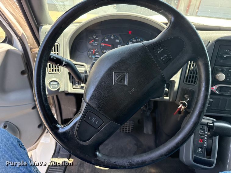 image for item EW4114 2004 International 3200 shuttle bus