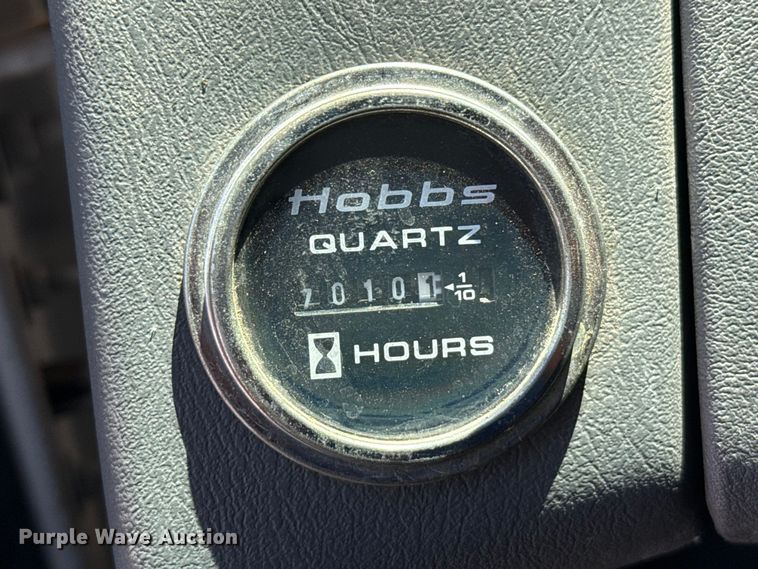image for item EW4114 2004 International 3200 shuttle bus