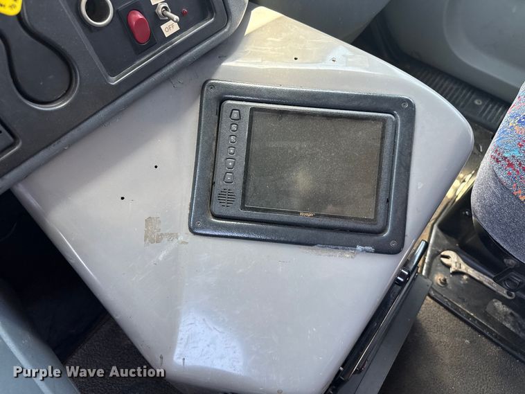 image for item EW4114 2004 International 3200 shuttle bus