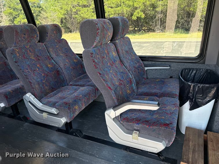 image for item EW4114 2004 International 3200 shuttle bus