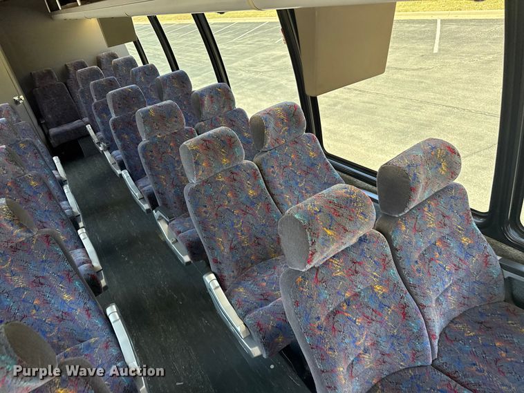 image for item EW4114 2004 International 3200 shuttle bus