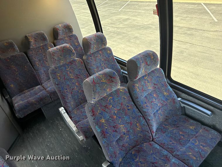 image for item EW4114 2004 International 3200 shuttle bus