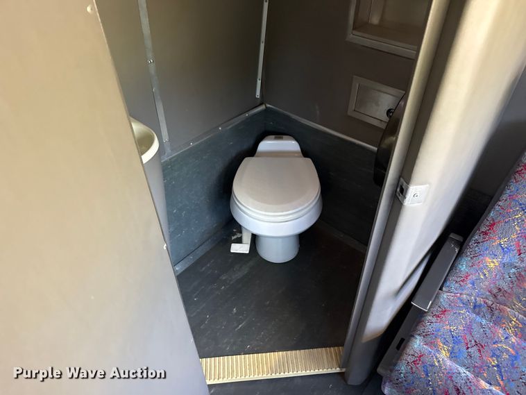 image for item EW4114 2004 International 3200 shuttle bus