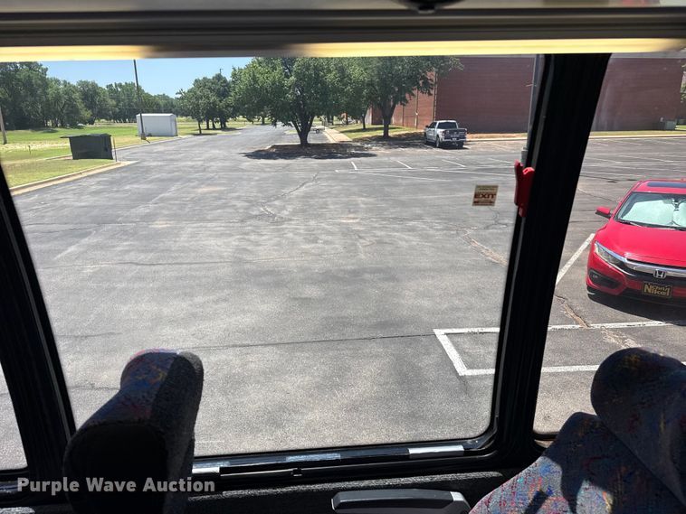 image for item EW4114 2004 International 3200 shuttle bus