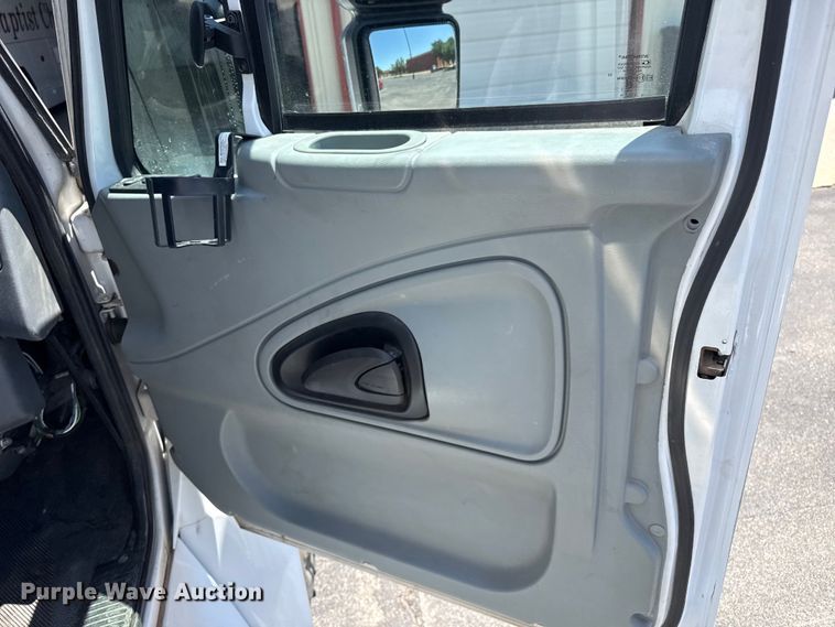 image for item EW4114 2004 International 3200 shuttle bus