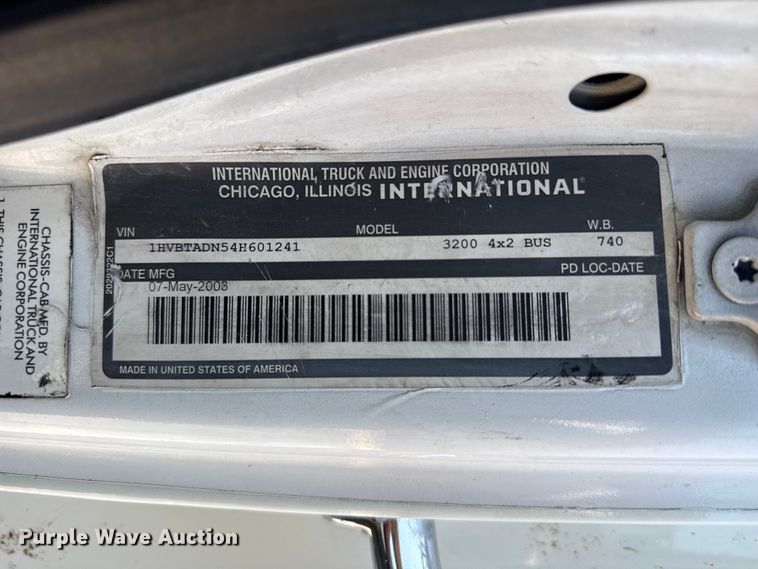 image for item EW4114 2004 International 3200 shuttle bus