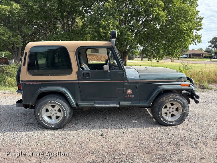 image for item EW4115 1993 Jeep Wrangler SUV