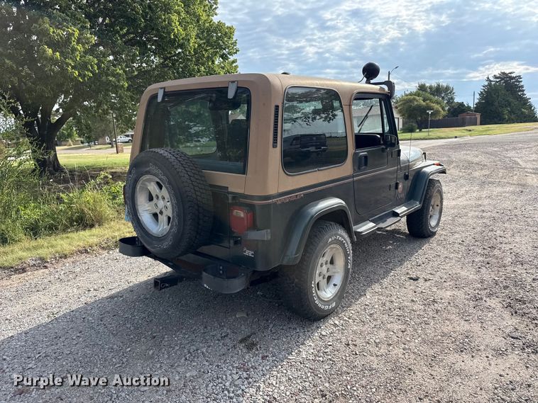 image for item EW4115 1993 Jeep Wrangler SUV
