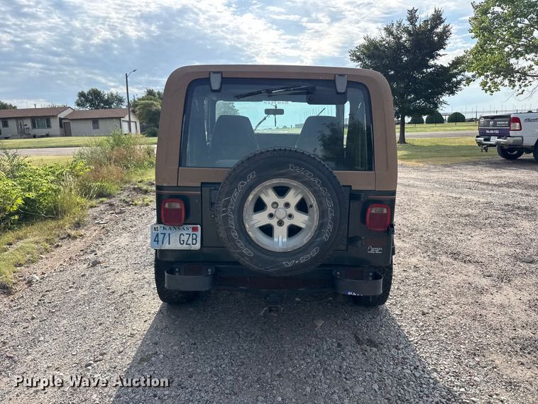 image for item EW4115 1993 Jeep Wrangler SUV