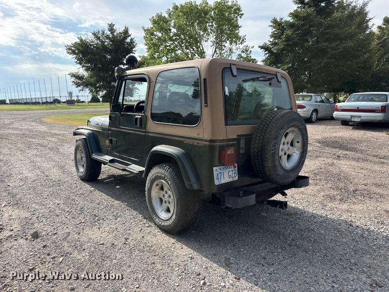image for item EW4115 1993 Jeep Wrangler SUV
