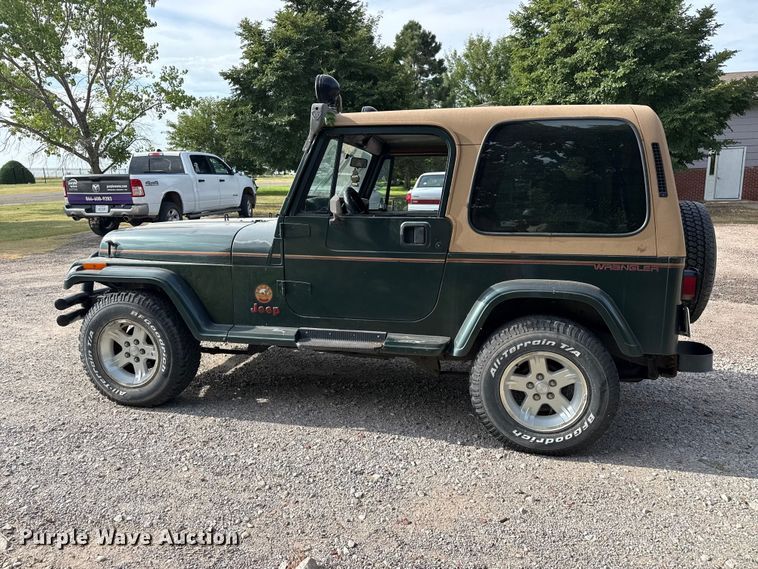 image for item EW4115 1993 Jeep Wrangler SUV