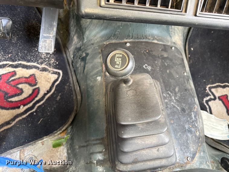 image for item EW4115 1993 Jeep Wrangler SUV