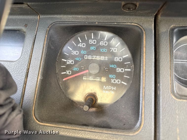 image for item EW4115 1993 Jeep Wrangler SUV