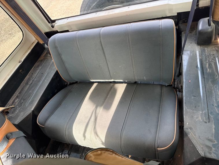 image for item EW4115 1993 Jeep Wrangler SUV