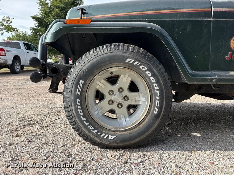 image for item EW4115 1993 Jeep Wrangler SUV