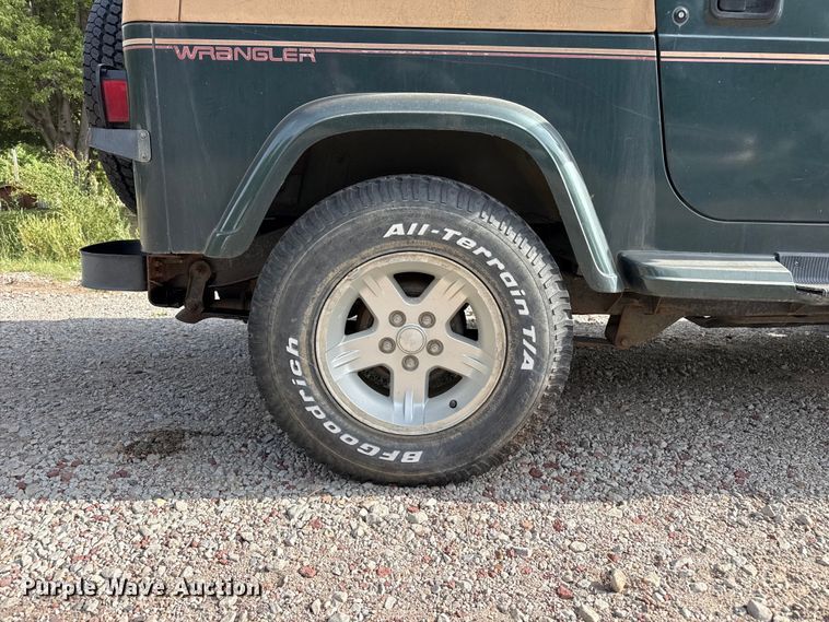 image for item EW4115 1993 Jeep Wrangler SUV