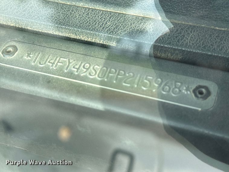 image for item EW4115 1993 Jeep Wrangler SUV