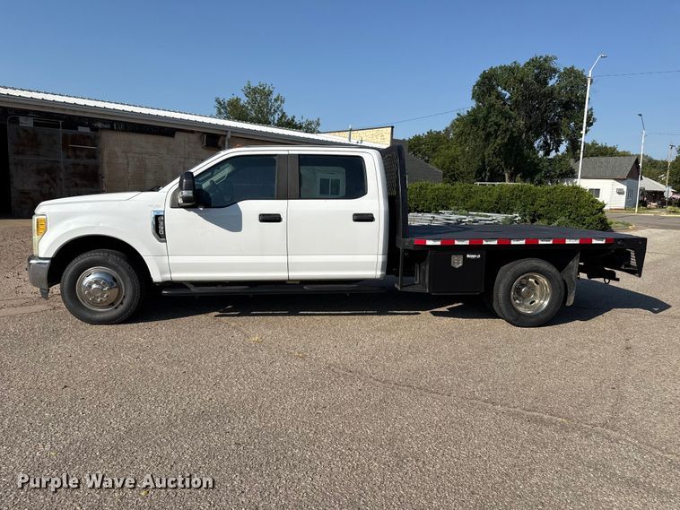 image for item EW4149 2017 Ford F350 Super Duty XL Crew Cab flatbed pickup truck