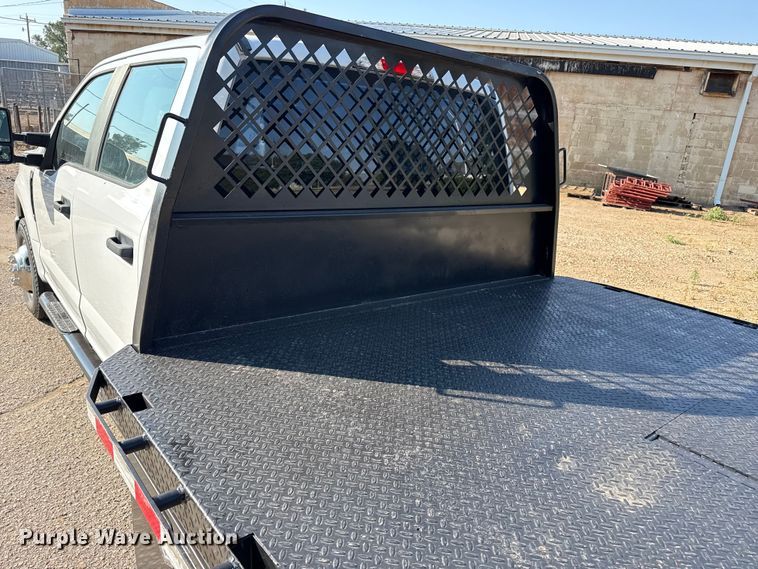 image for item EW4149 2017 Ford F350 Super Duty XL Crew Cab flatbed pickup truck