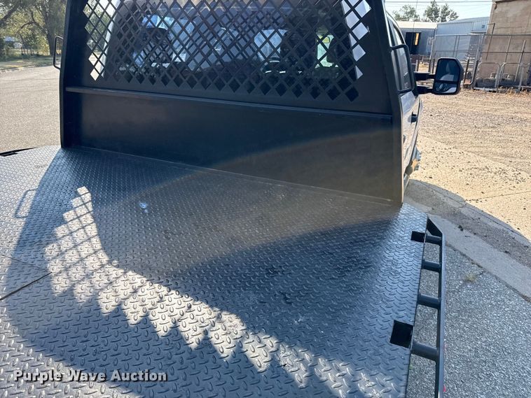image for item EW4149 2017 Ford F350 Super Duty XL Crew Cab flatbed pickup truck