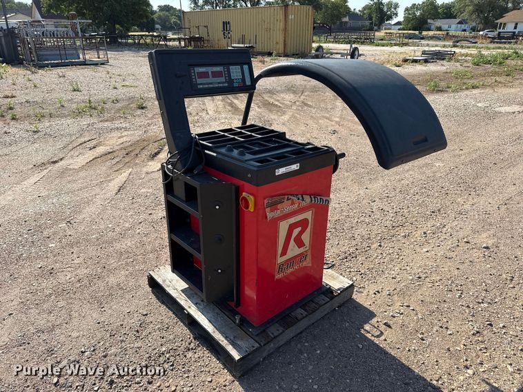 image for item EW4152 Bend-Pak Ranger DST-1000 tire balancing machine