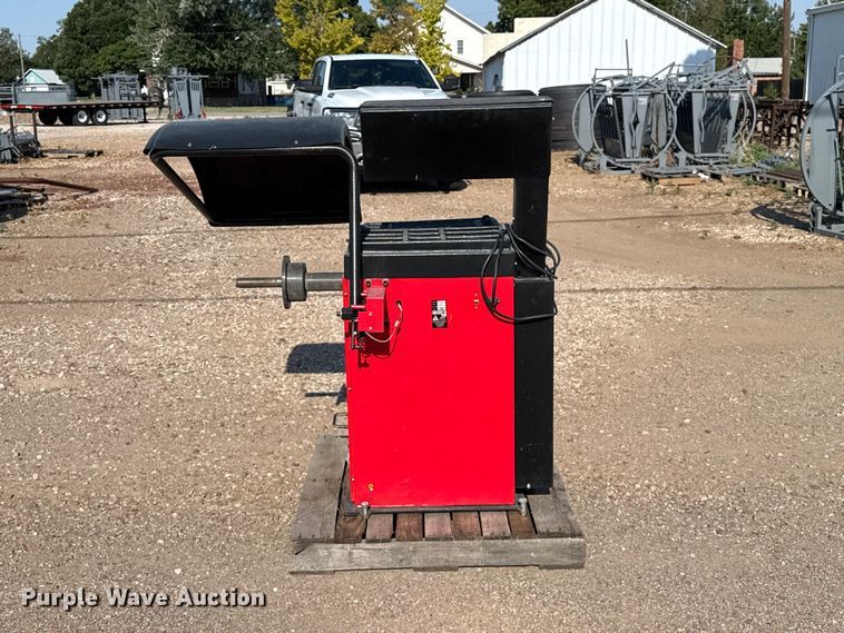 image for item EW4152 Bend-Pak Ranger DST-1000 tire balancing machine