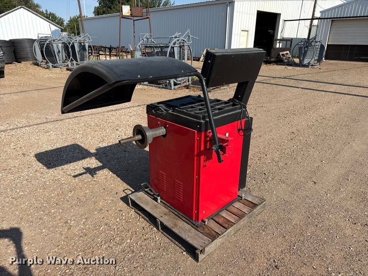 image for item EW4152 Bend-Pak Ranger DST-1000 tire balancing machine