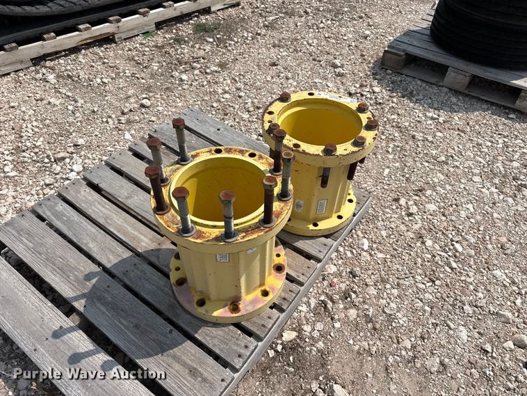 image for item EW4160 John Deere  extension hubs