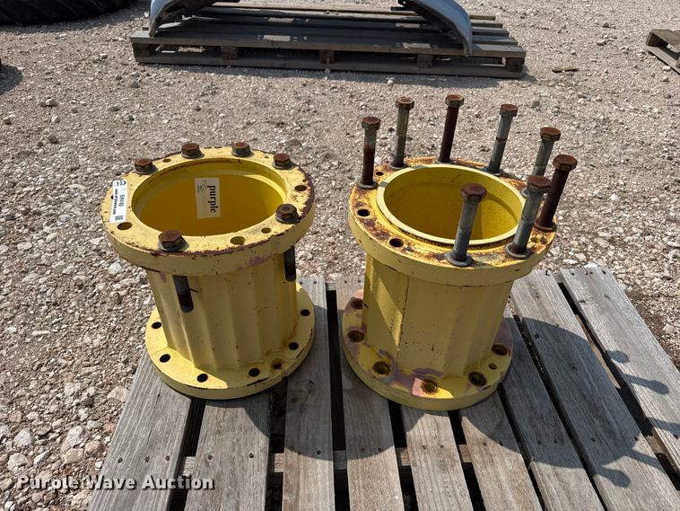 image for item EW4160 John Deere  extension hubs