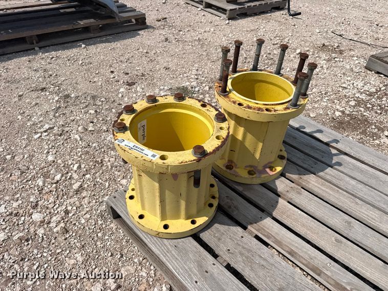 image for item EW4160 John Deere  extension hubs