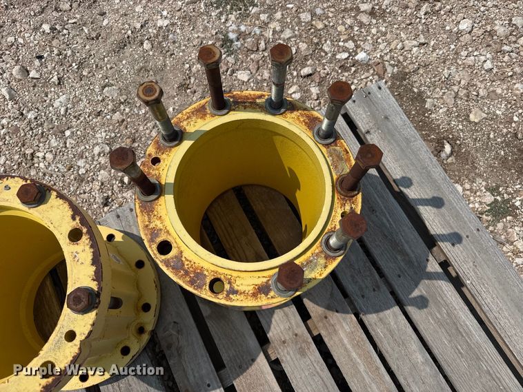 image for item EW4160 John Deere  extension hubs