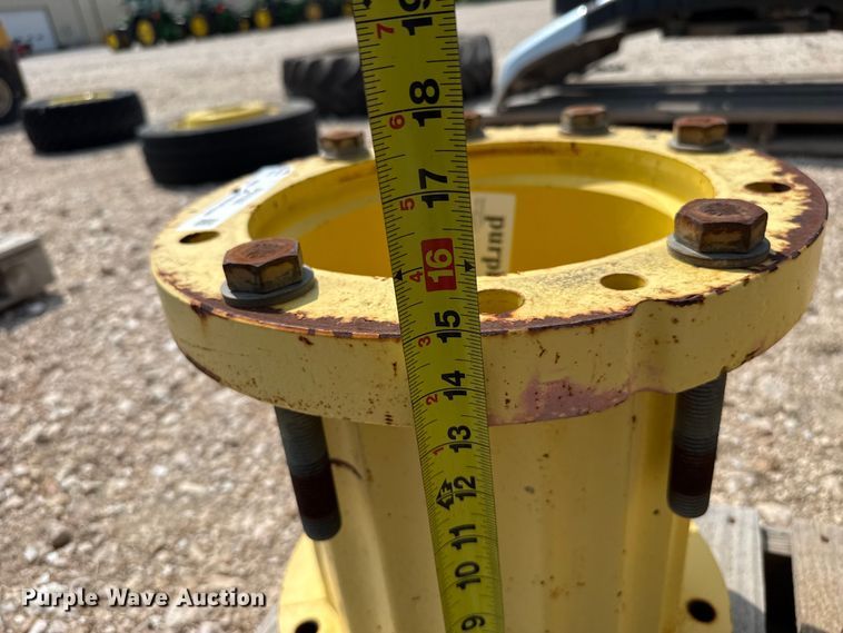 image for item EW4160 John Deere  extension hubs